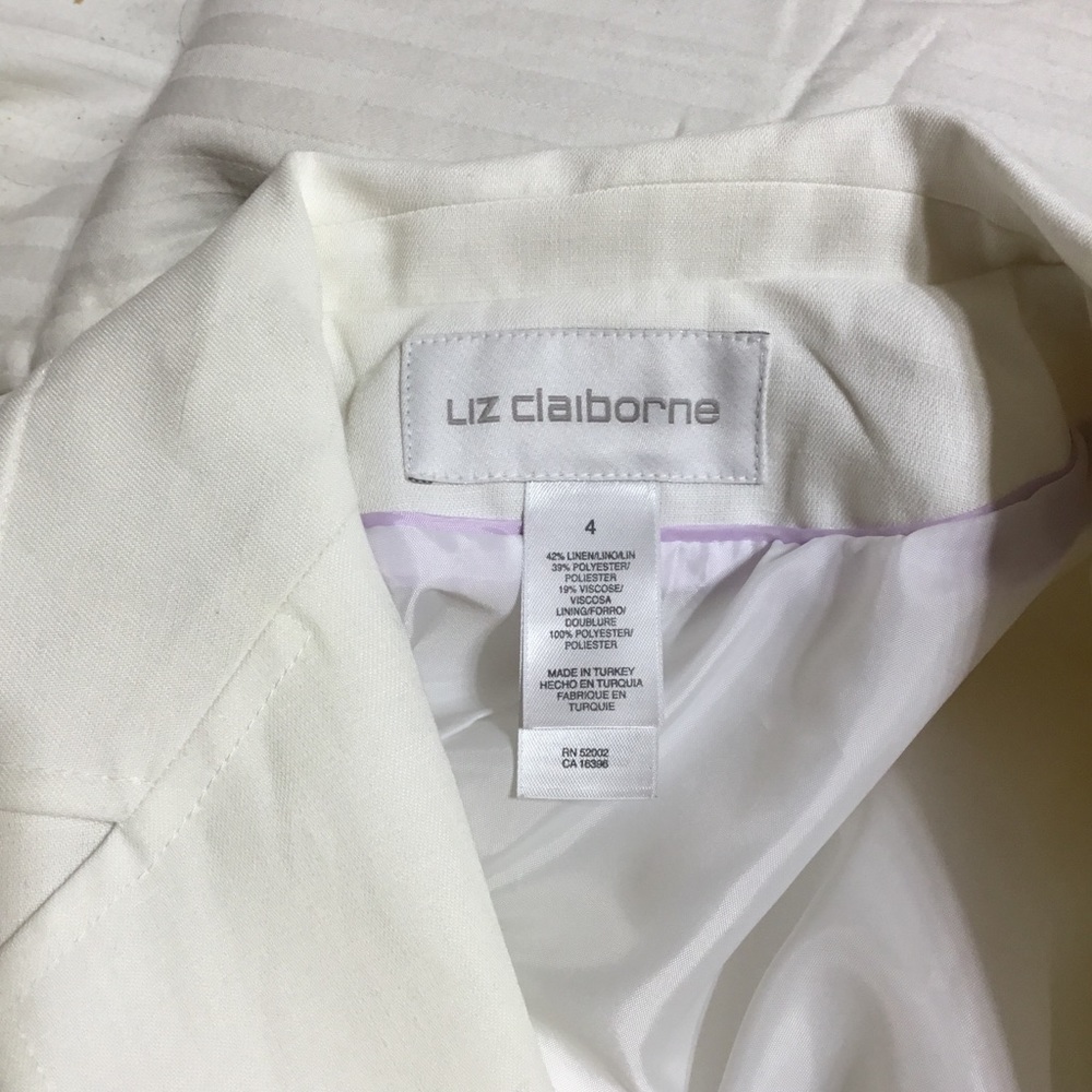 Liz Claiborne white blazer, size 4, lined, - Picture 3 of 3